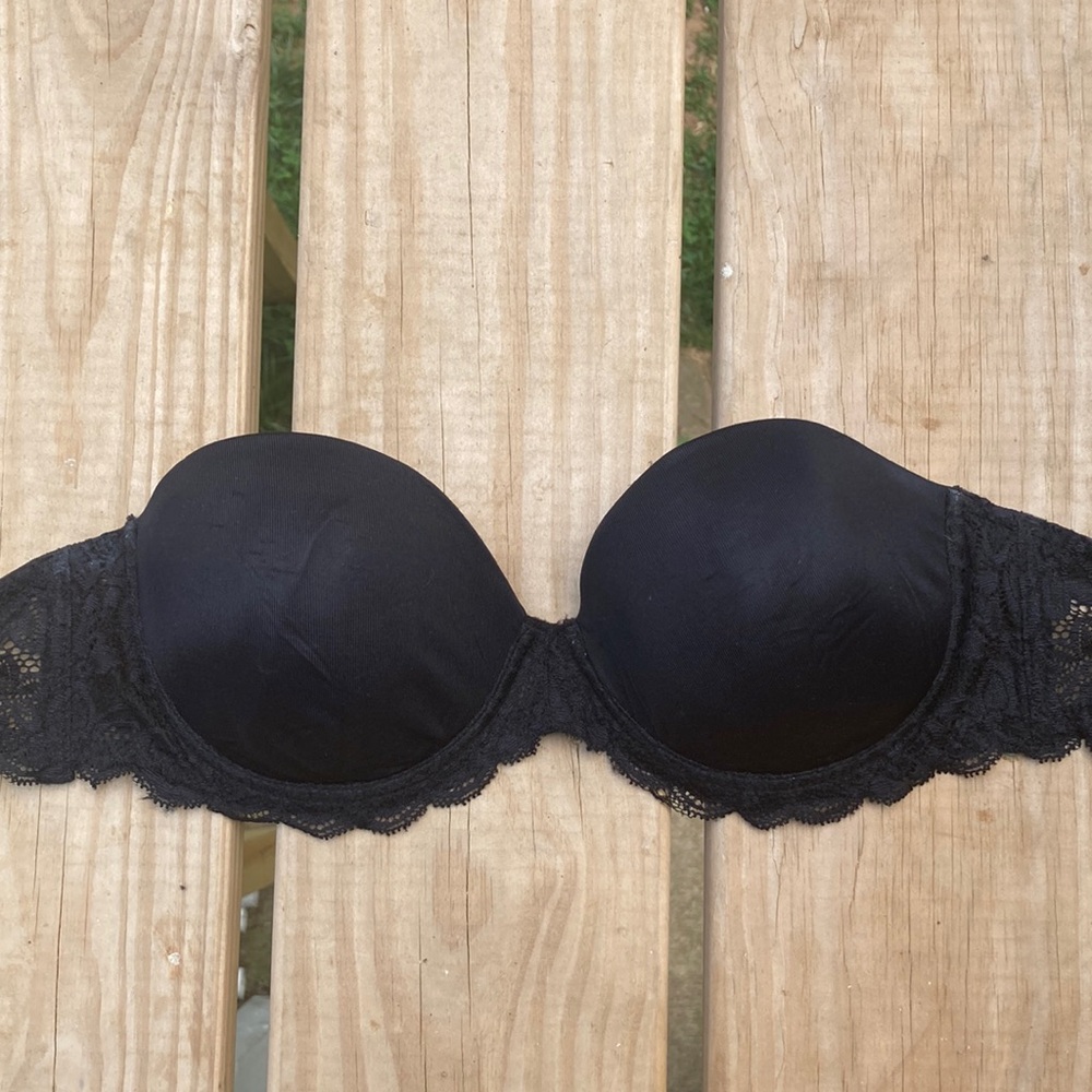 Black strapless bra 36B